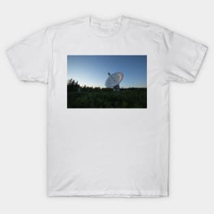 Algonquin Astronomical Radio telescope T-Shirt